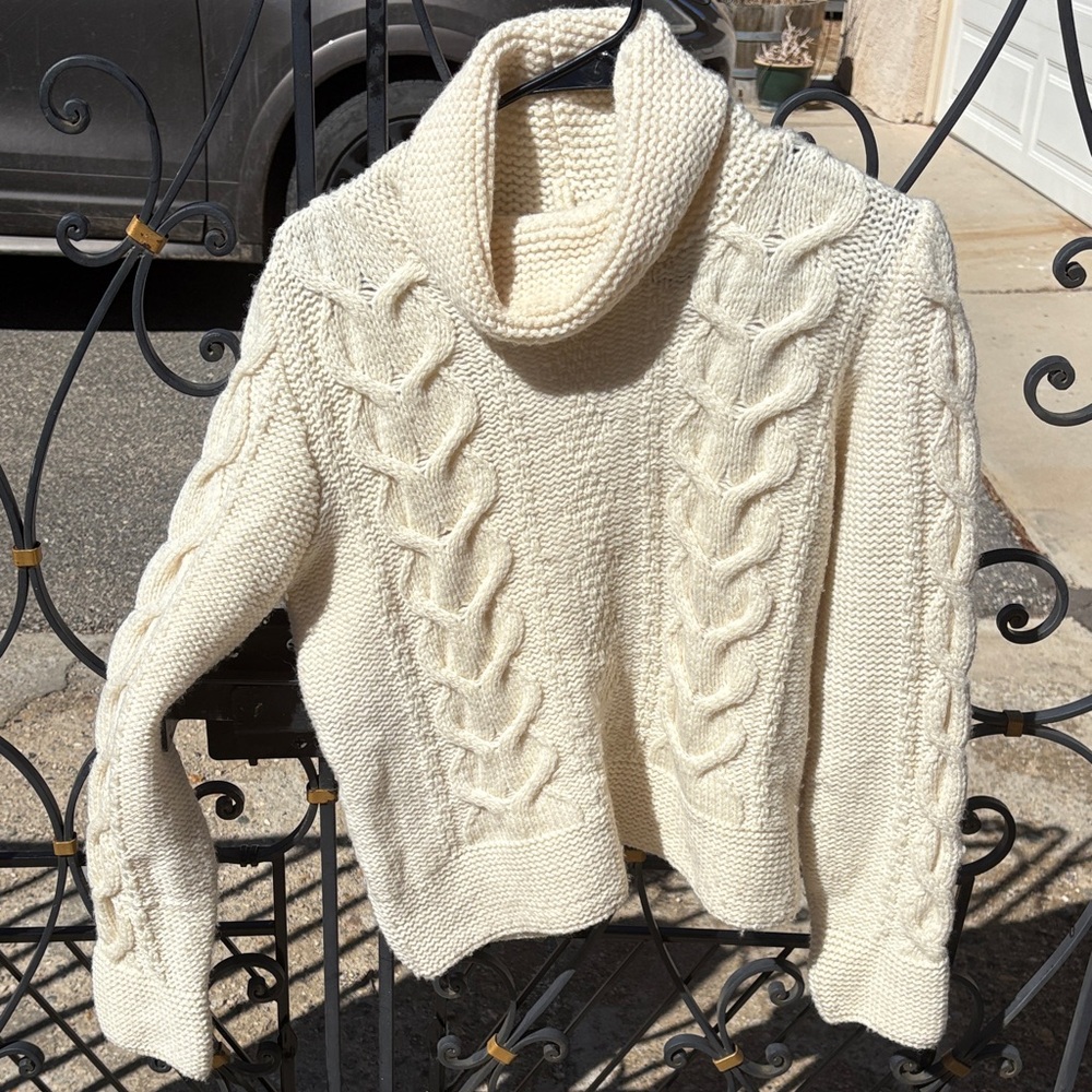 Elegant Ivory Cable Knit Turtleneck Sweater